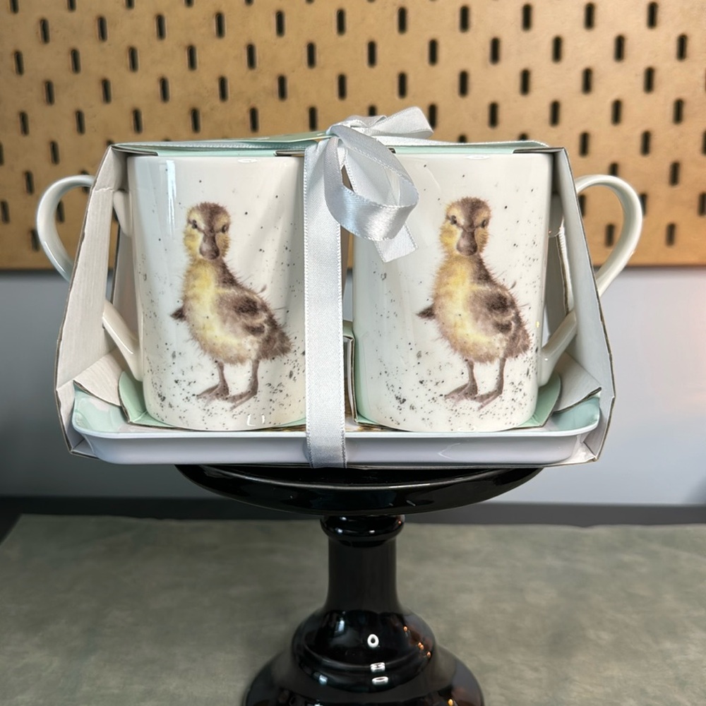 Royal Worcester set of fine bone china mugs with tray